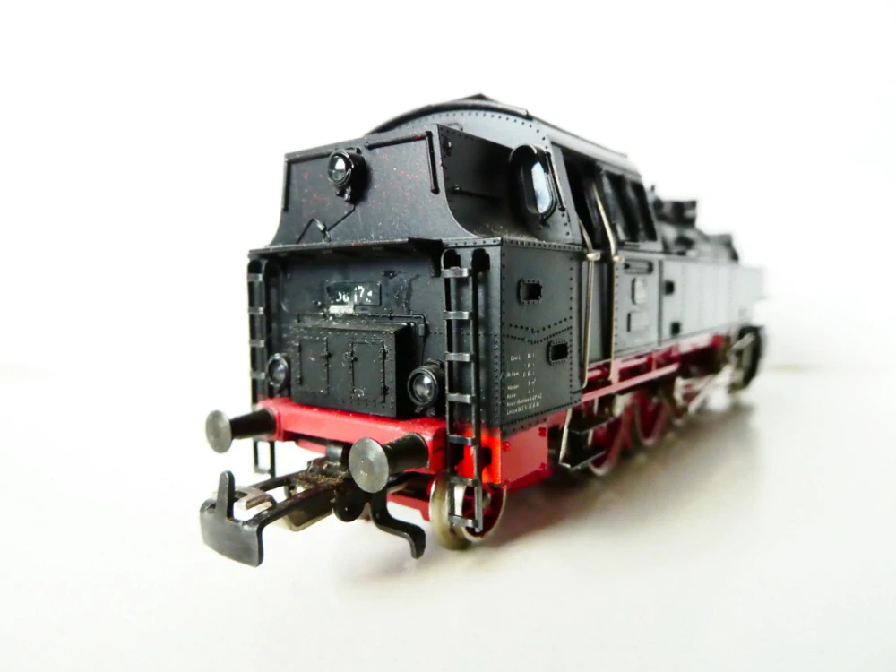 H0 MÄRKLIN Parní lokomotiva BR 86 172 DR OSVĚTLENÁ PĚKNÝ STAV