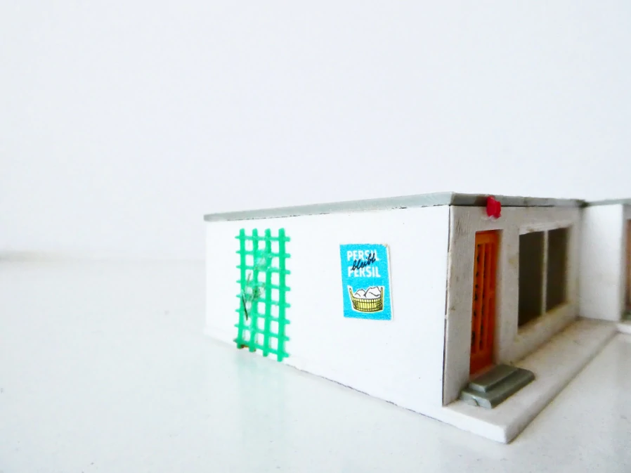 TT Dvě spojené budovy s obchodem