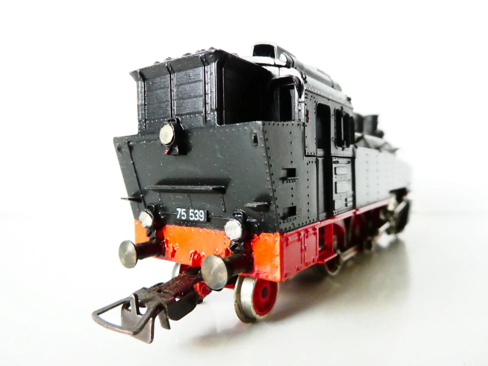 H0 GÜTZOLD Parní lokomotiva BR 75 539 DR OSVĚTLENÁ 