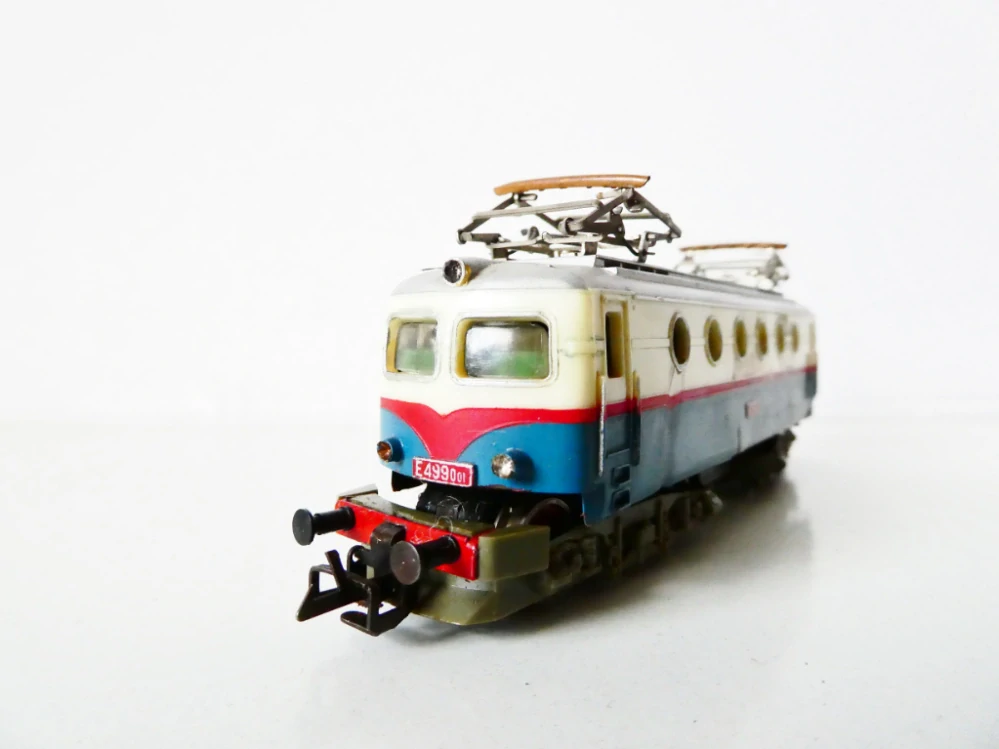 TT BTTB Elektrická lokomotiva E499 001