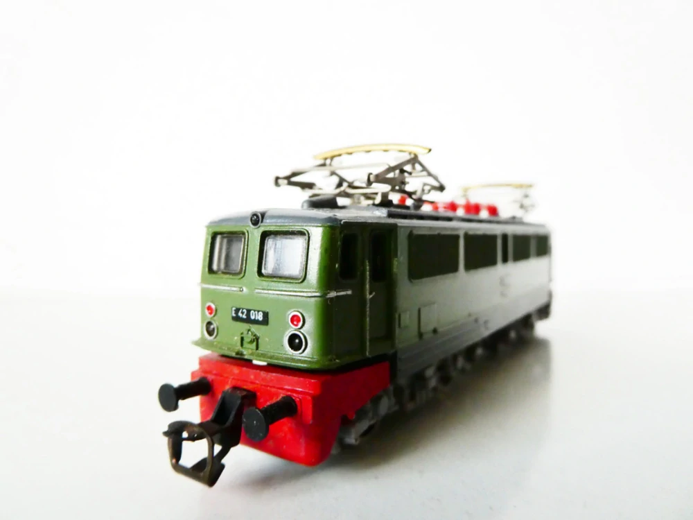 TT BTTB Elektrická lokomotiva E 42 018-2 DR TOP STAV