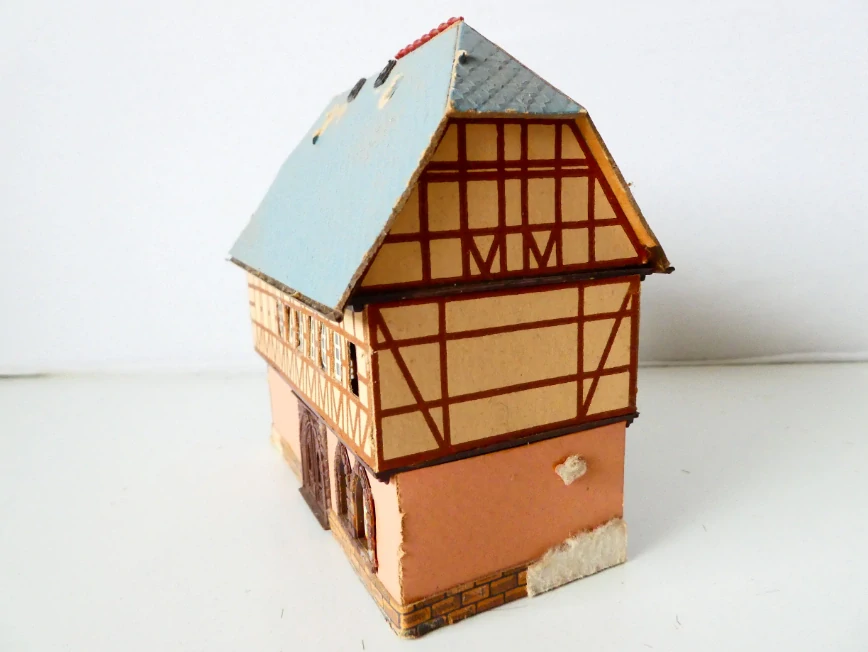 TT Hrázděný dům (kartonový model)