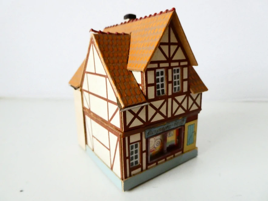 TT Hrázděný dům s obchodem (kartonový model)