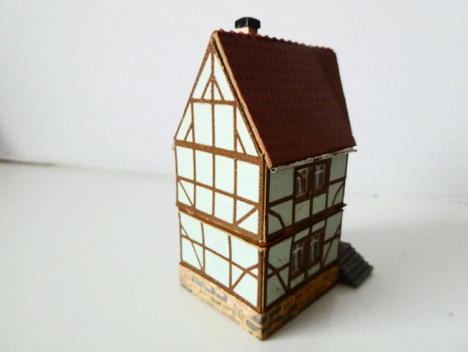 TT Hrázděný dům (kartonový model)