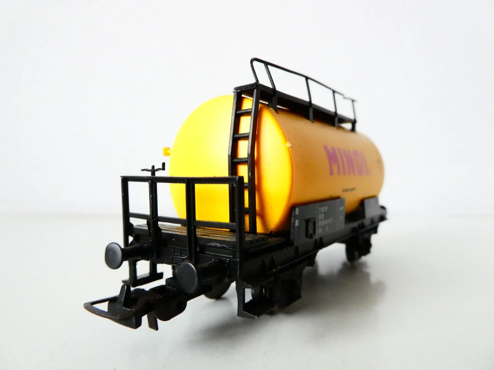 H0 PIKO Cisternový vůz MINOL 50 070 60 39-9 DR