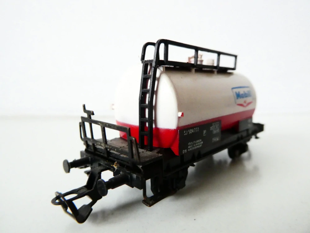 TT BTTB Cisternový vůz MOBIL SJ PĚKNÝ STAV