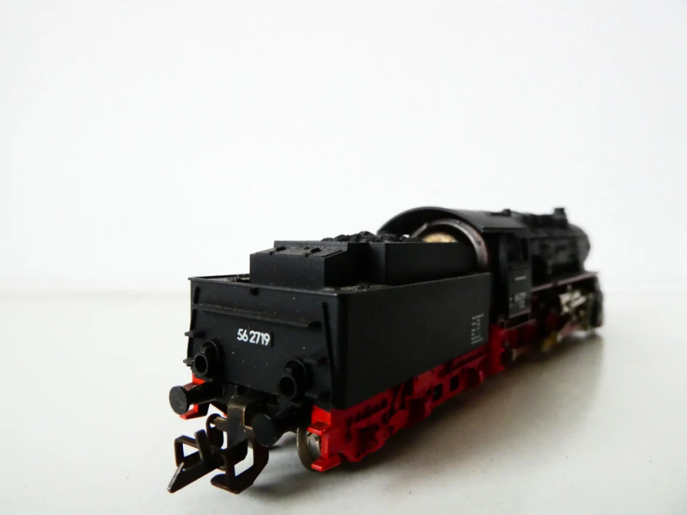 TT ZEUKE Parní lokomotiva BR 56 2719 DR OSVĚTLENÁ PĚKNÝ STAV v krabičce