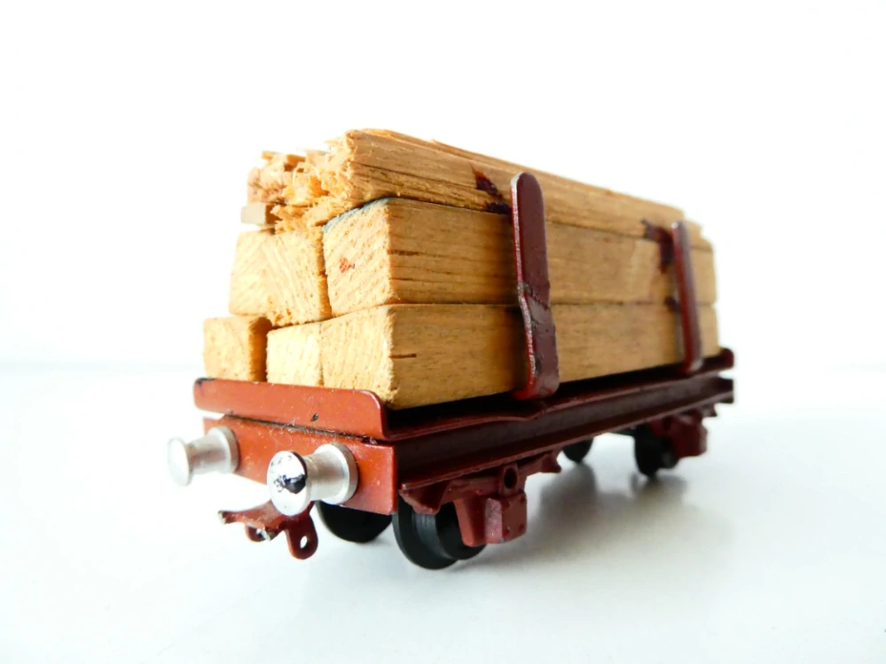 H0 PIKO EXPRESS Plošinový vůz s nákladem dřeva ANTIK