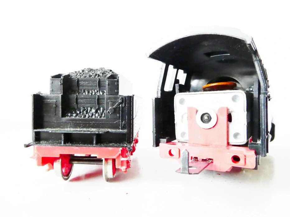 H0 PIKO Parní lokomotiva s tendrem BR 98 002 SNCF PĚKNÝ STAV