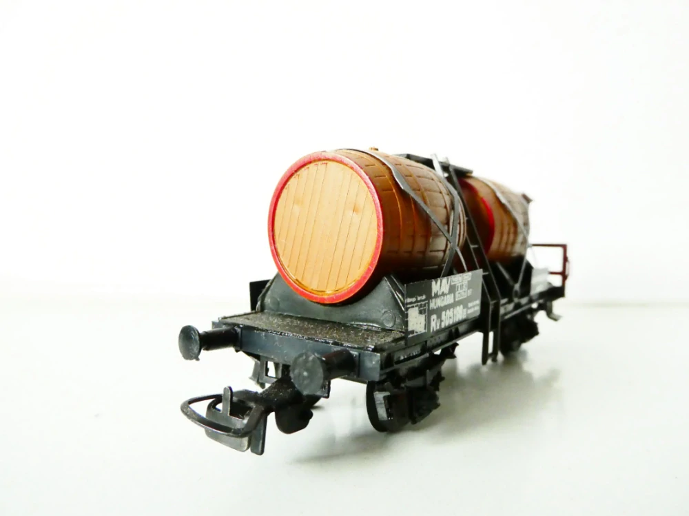 H0 SCHICHT Nákladní vůz na víno 505198 s budkou brzdaře MAV PĚKNÝ STAV