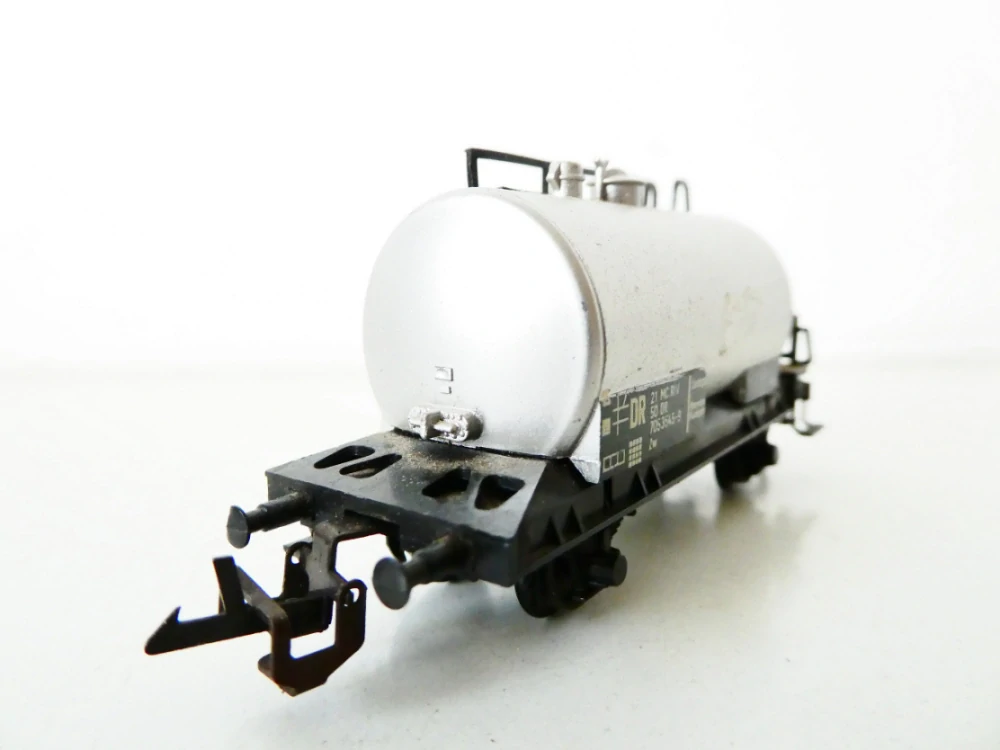 TT BTTB/ZEUKE Cisternový vůz stříbrný DR