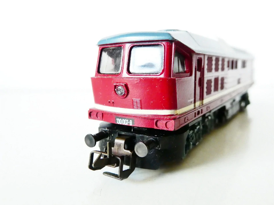 TT BTTB Dieselová lokomotiva BR 130 007-8 DR OSVĚTLENÁ TOP STAV s průvodním listem