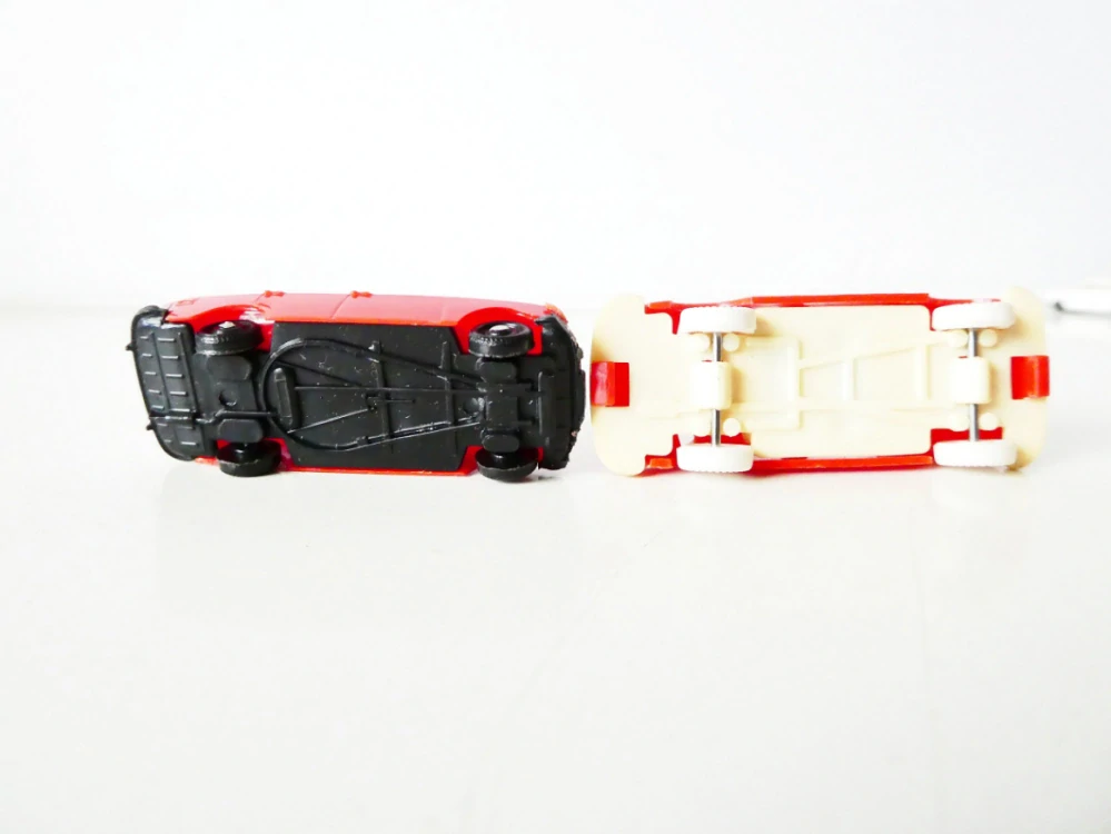H0 SET 2 ks Osobní automobil Wartburg červený