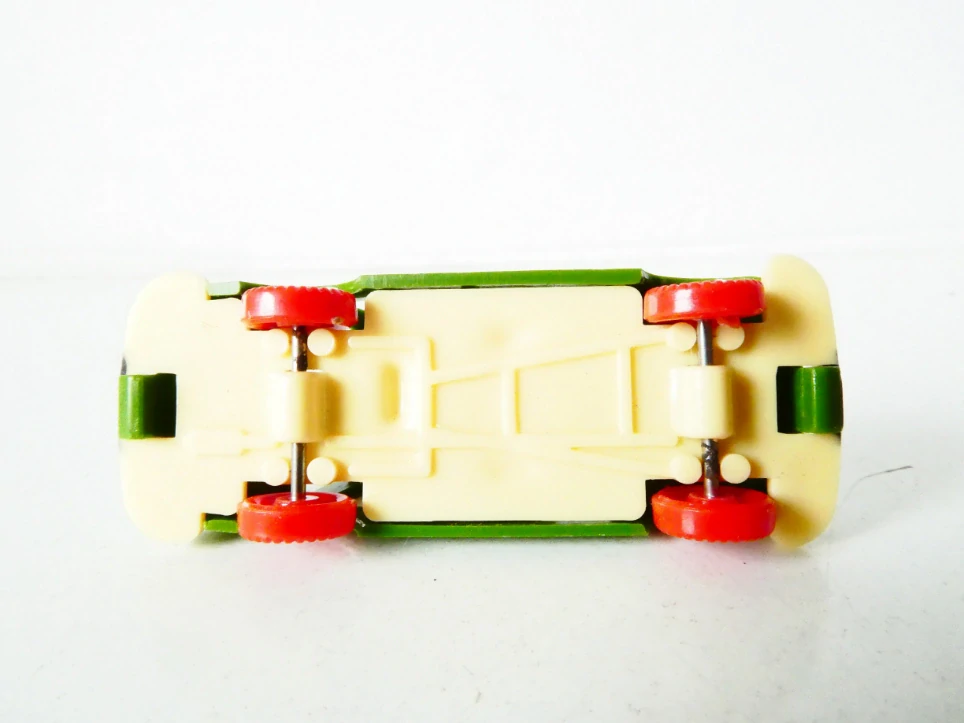 H0 Osobní automobil Wartburg zelený