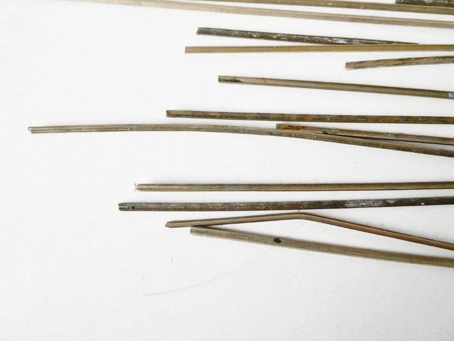 MIX SET 28 ks Kovové profily - vše, co je na foto (nejdelší cca 20 cm)