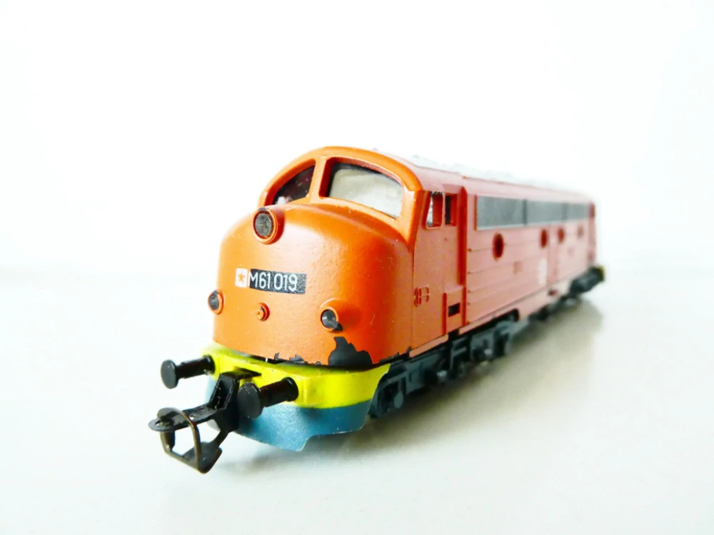 TT BTTB Dieselová lokomotiva NOHAB M61 019 OSVĚTLENÁ PĚKNÝ STAV v orig. krabičce s průvodním listem
