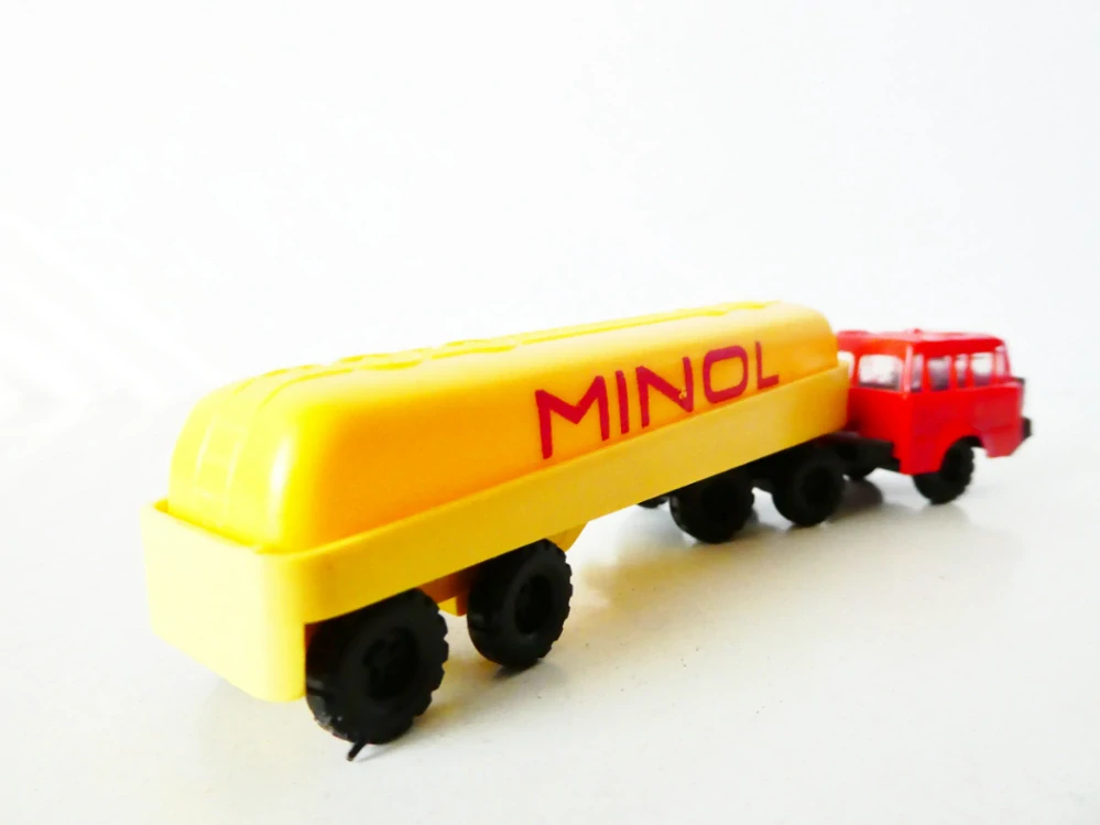 TT Nákladní automobil TATRA 813 66 cisterna MINOL PĚKNÝ STAV