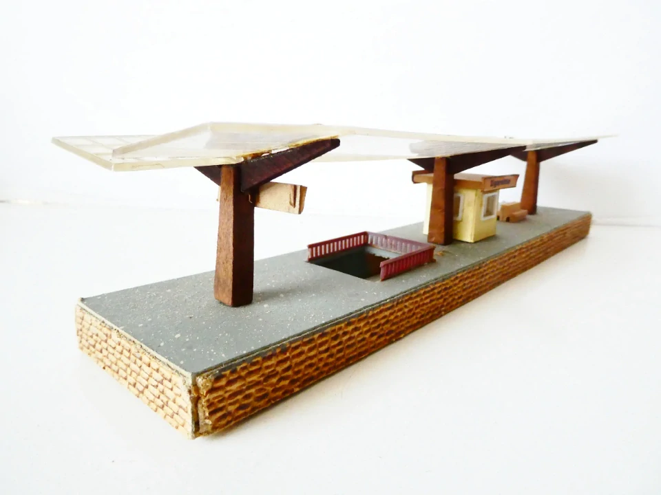 H0 OWO Nástupiště starší výroby v krabici