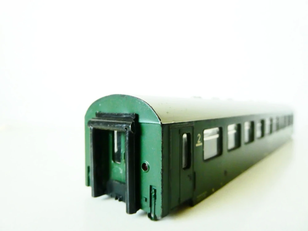 H0 PIKO Náhradní kastle osobního vozu 57 50 28-15 110-9 DR s vnitřním osvětlením