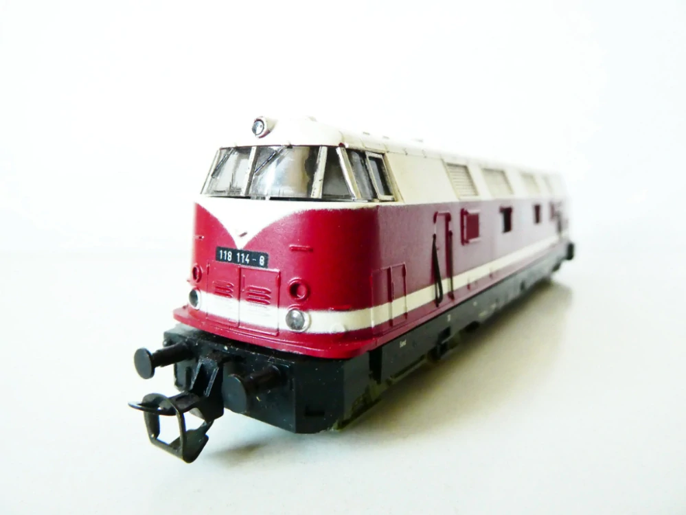 TT BTTB Dieselová lokomotiva BR 118 114-8 DR OSVĚTLENÁ TOP STAV