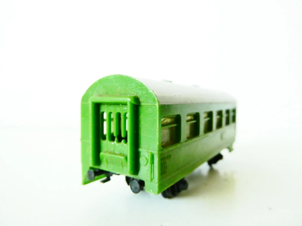 TT BTTB Osobní vůz zelený bez značení