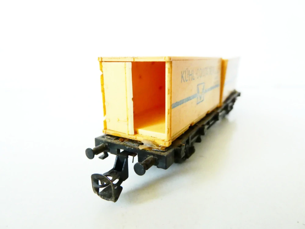 TT BTTB Plošinový vůz s kontejnery KÜHL-CONTAINER M DR