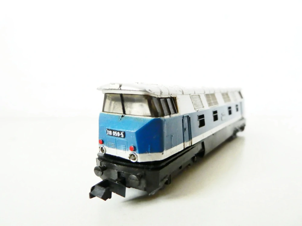 N PIKO Dieselová lokomotiva BR 118 059-5 DR PĚKNÝ STAV