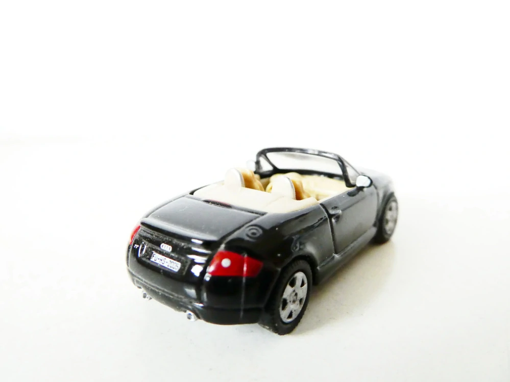 H0 Osobní automobil Audi Cabrio TOP STAV