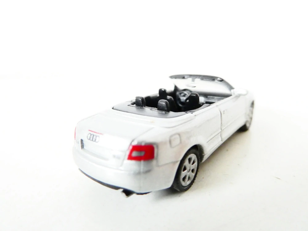 H0 Osobní automobil Audi Cabrio TOP STAV