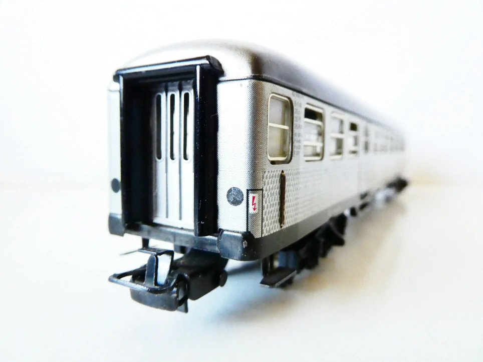 H0 MÄRKLIN 4042 Osobní vůz 2. tř. Silberling DB PĚKNÝ STAV v orig. krabičce