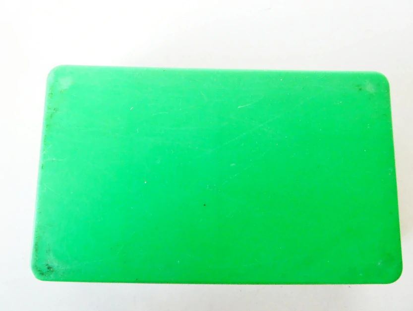 Plastový box TOKOZ s přihrádkami 14 x 8,5 x 2,5 cm