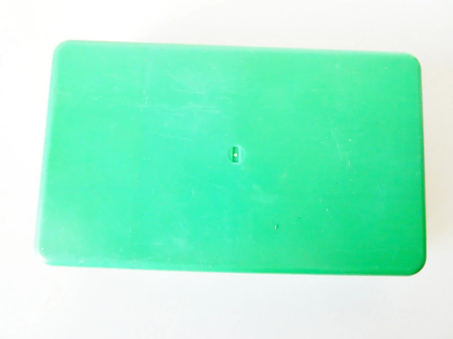 Plastový box TOKOZ s přihrádkami 14 x 8,5 x 2,5 cm