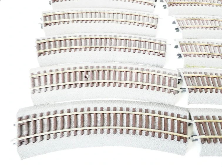 H0 ROCO 42522- SET 14 ks - Oblouková kolej R4 - R2 - 358 mm / 30° s imitací štěrku TOP STAV