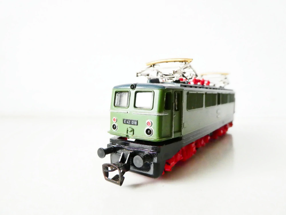 TT BTTB GÜTZOLD Elektrická lokomotiva E 42 018 DR OSVĚTLENÁ TOP STAV v krabičce s průvodním listem