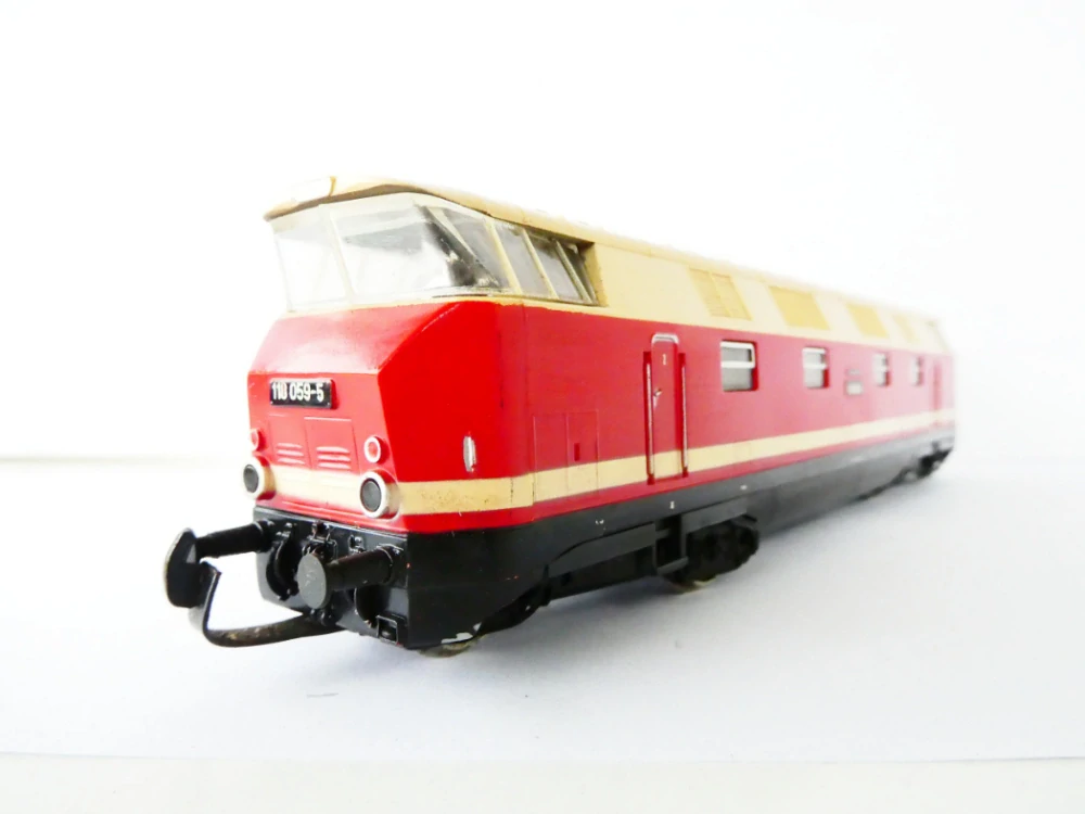 H0 GÜTZOLD Dieselová lokomotiva BR 118 059-5 DR OSVĚTLENÁ PĚKNÝ STAV