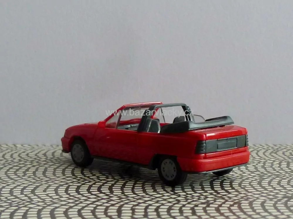 H0 Osobní automobil Opel HERPA v krabičce