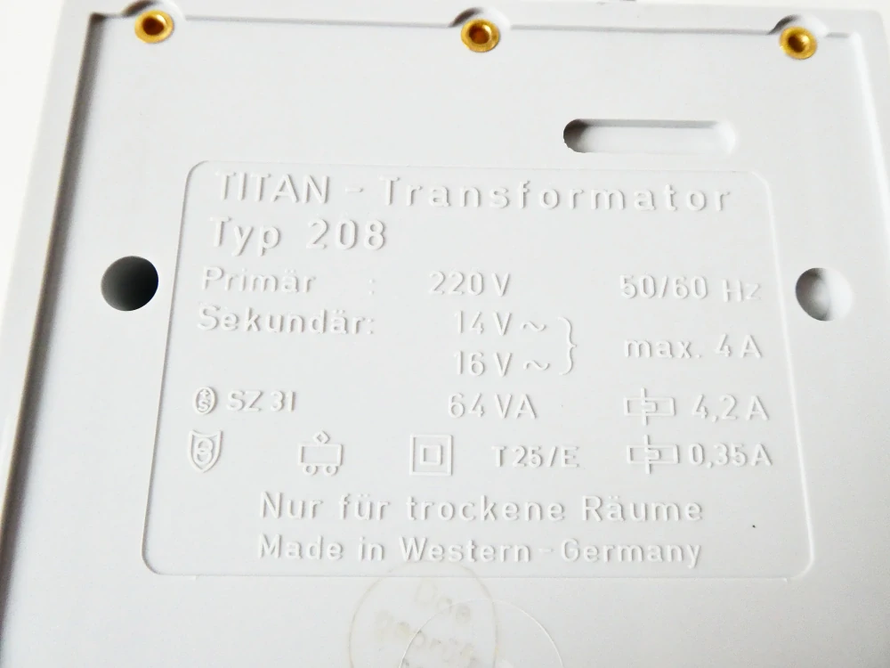 TITAN typ 208 Transformátor (trafo) TOP STAV NEPOUŽÍVANÉ