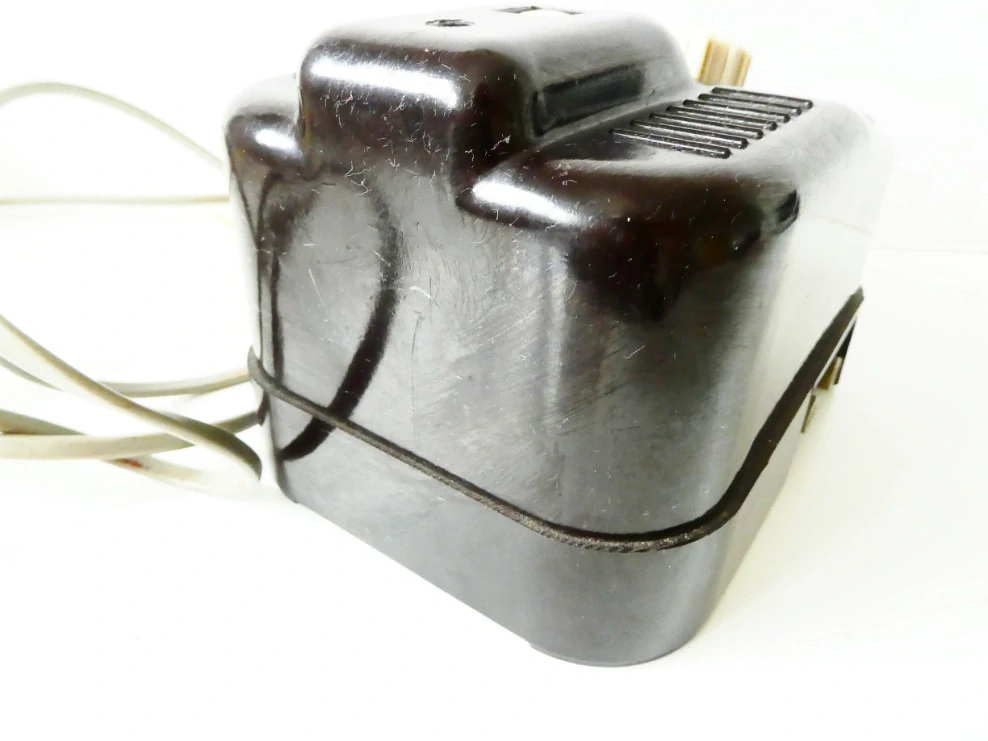 Bakelitové trafo PIKO Typ ME002g 25VA