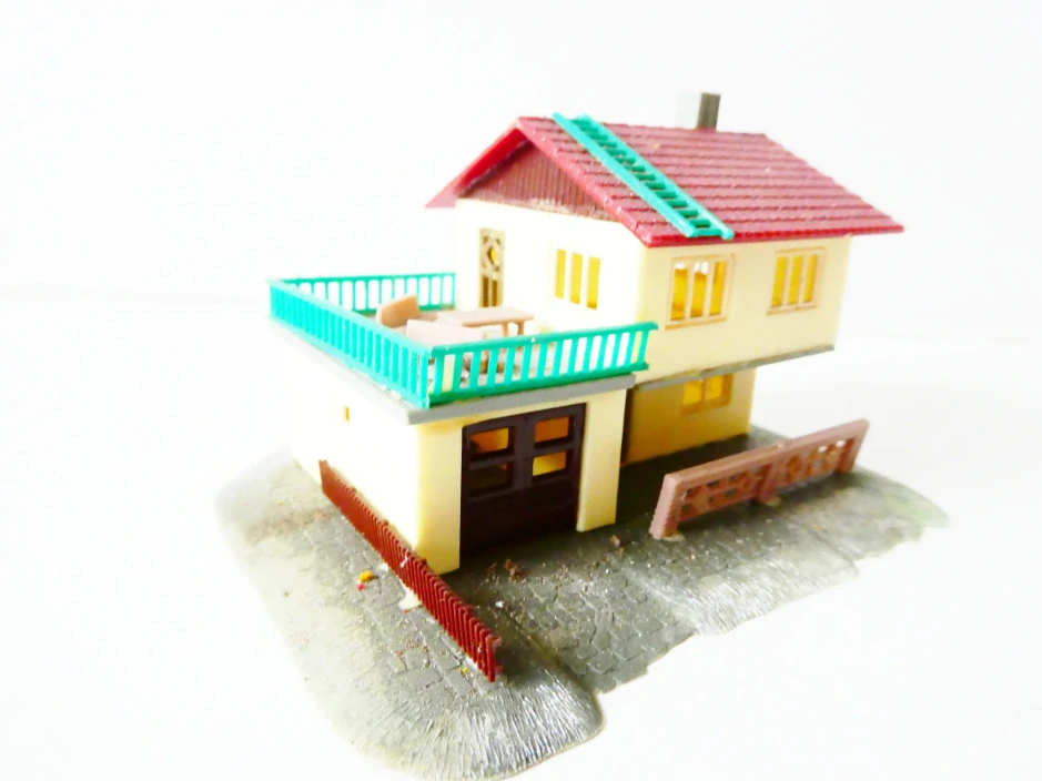 N Patrový rodinný dům s terasou a garáží