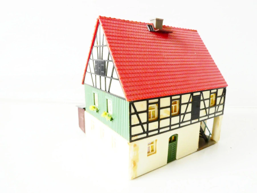 TT/H0 VERO Hrázděné vesnické stavení s kůlnou PĚKNÝ STAV