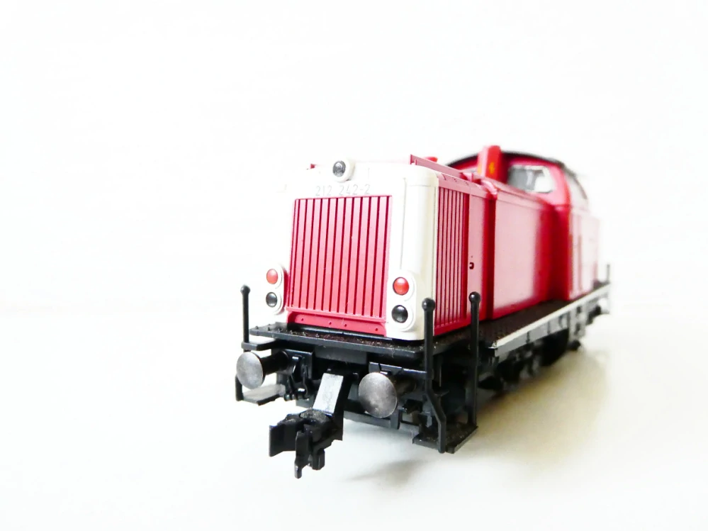 H0 FLEISCHMANN Dieselová lokomotiva BR 212 242-2 DB OSVĚTLENÁ TOP STAV NEPOUŽÍVANÁ