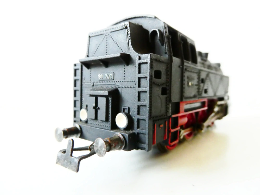 H0 PIKO Parní lokomotiva BR 81 701 DR OSVĚTLENÁ - NA OPRAVU (nejede, pouze svítí)
