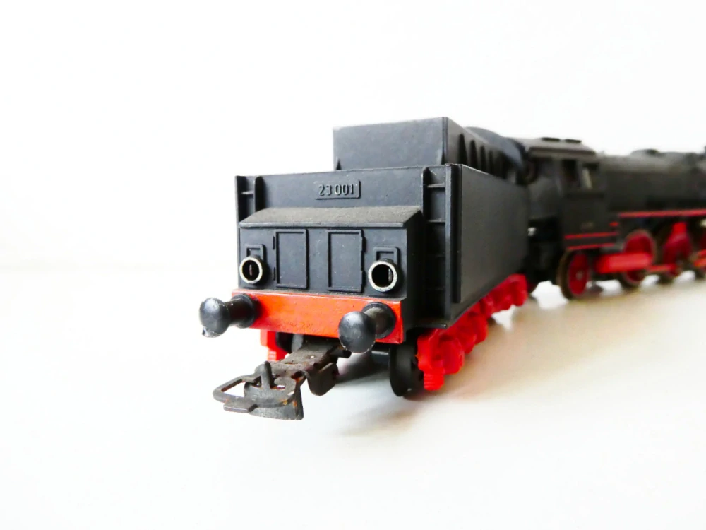 H0 PIKO Parní lokomotiva BR 23 001 DR OSVĚTLENÁ PĚKNÝ STAV