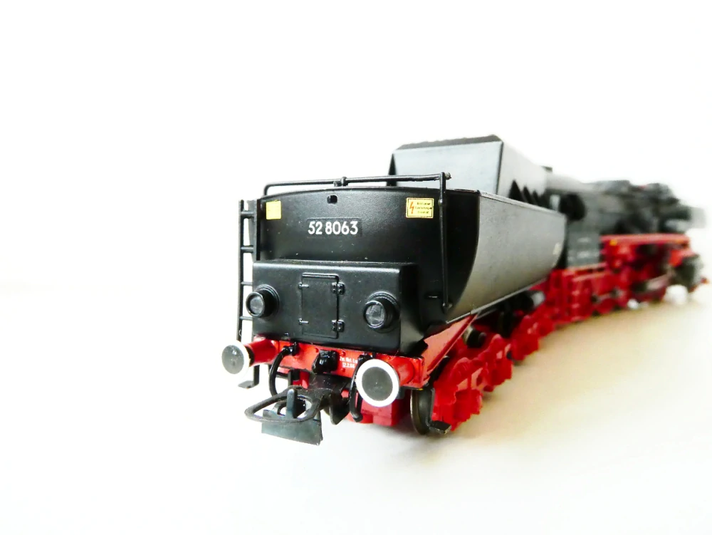 H0 LILIPUT Parní lokomotiva BR 52 8063 DR OSVĚTLENÁ TOP STAV