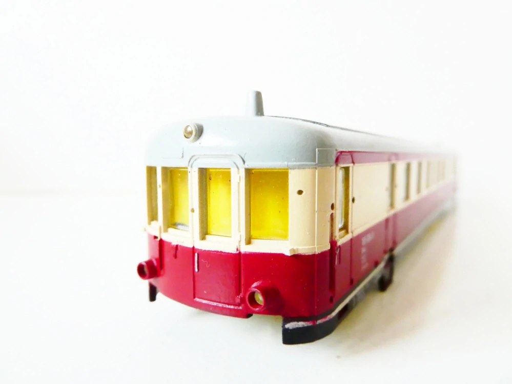 H0 PIKO Náhradní kastle pro motorový vůz 185 004-9 DR