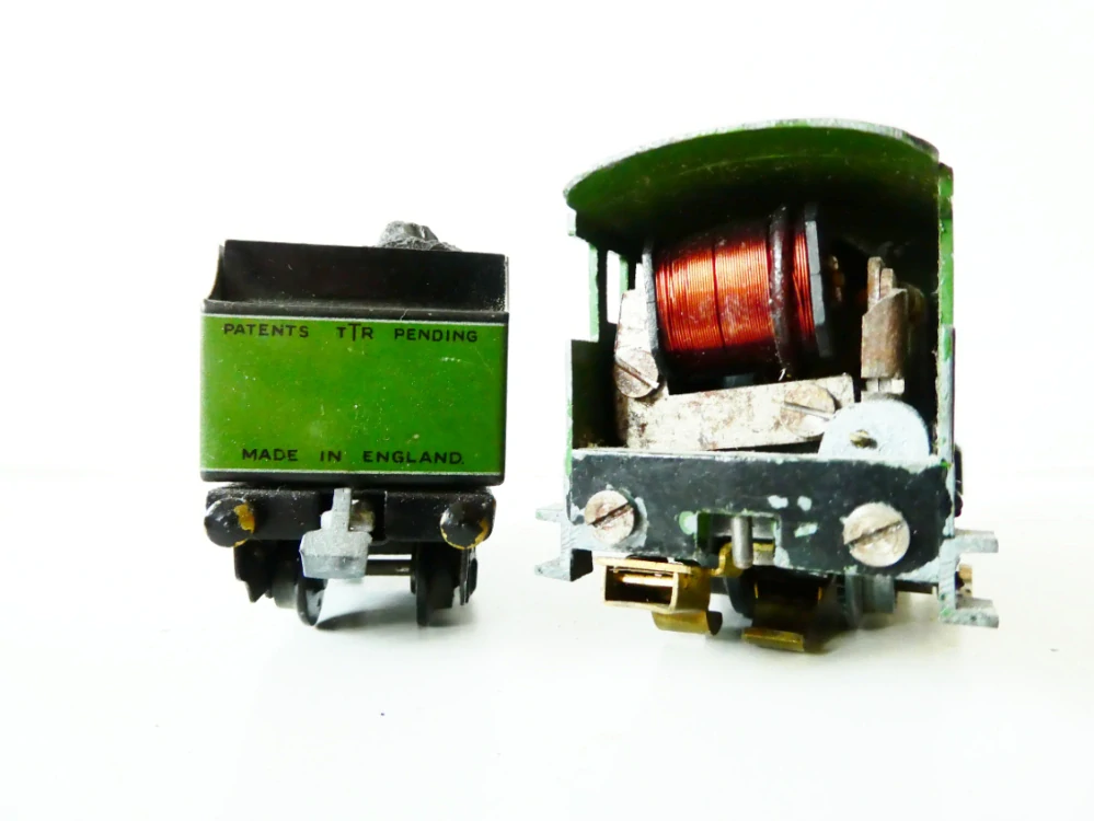 H0 TRIX TTR Parní lokomotiva zelená 4472 LNER s tendrem celokovová ANTIK NA ZPROVOZNĚNÍ