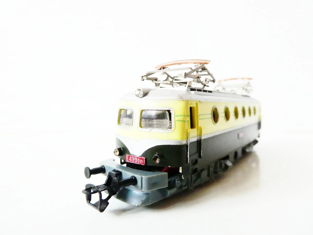 TT BTTB Elektrická lokomotiva E499 001 PĚKNÝ STAV v orig. krabičce s průvodním listem