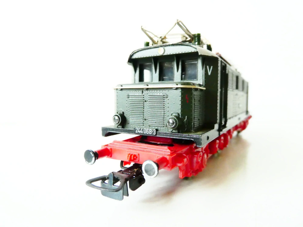 H0 PIKO Elektrická lokomotiva BR 244 068-3 DR TOP STAV NEPOUŽÍVANÁ v originální krabičce s průvodním listem