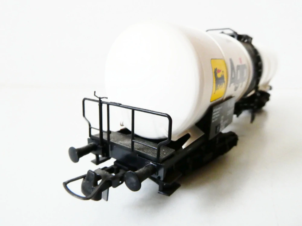 H0 ROCO 46616 Cisternový vůz 23 80 079 0 097-6 Agip DB TOP STAV