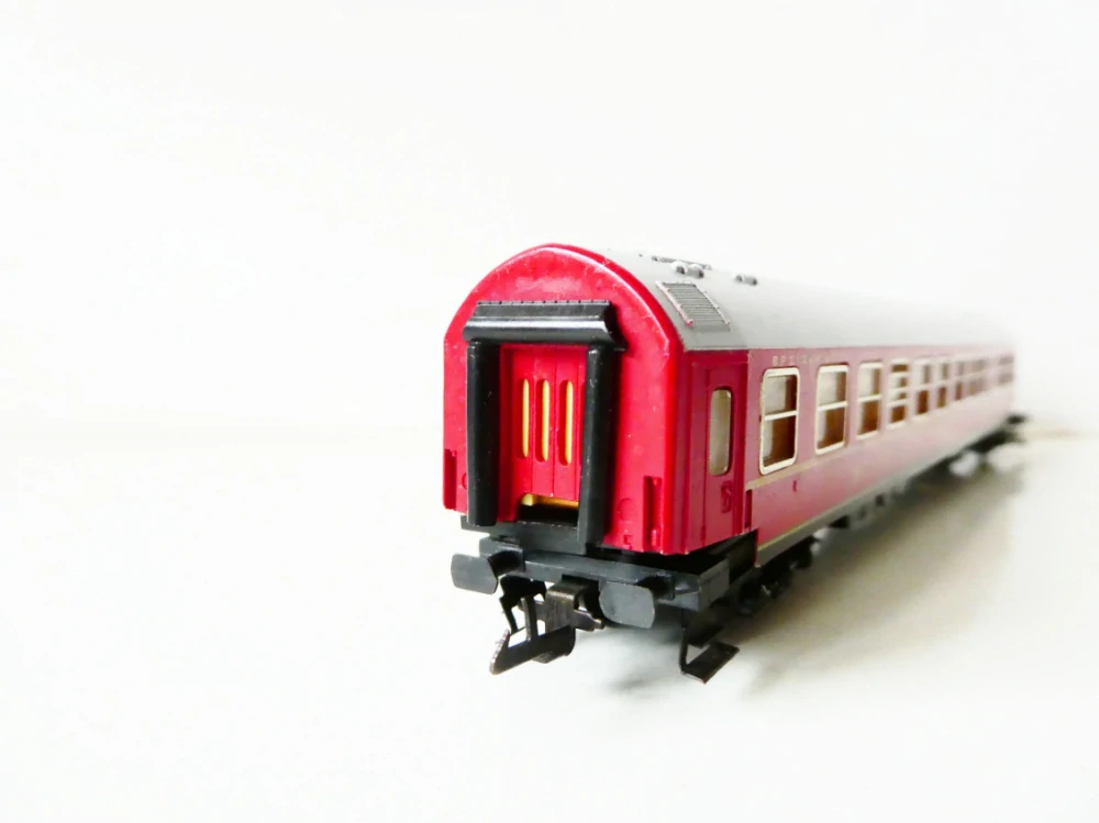 TT ZEUKE Jídelní vůz MITROPA TOP STAV (závlačky na spřáhla přiloženy)